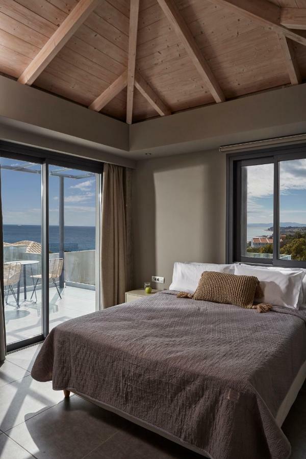 Villa Sea Front Spathíon エクステリア 写真